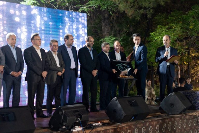 تجلیل از شرکت سنجش ابزار پویای آینده در روز ملی صنعت و معدن