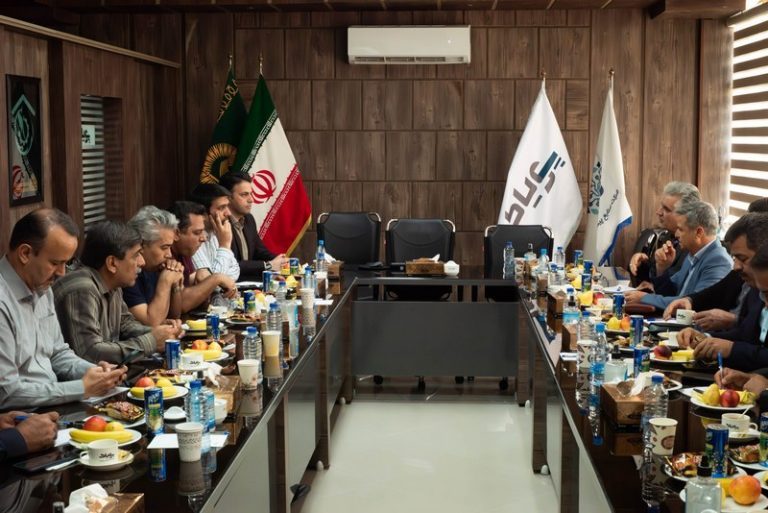 بازدید قائممقام مدیرعامل آبفا استان فارس، مدیر بازرگانی و هیئت همراه از شرکت پویاک